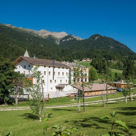 Zum Hirschen Boutique Hotel Val Di Non 운세레리베프로인발데 외부 사진