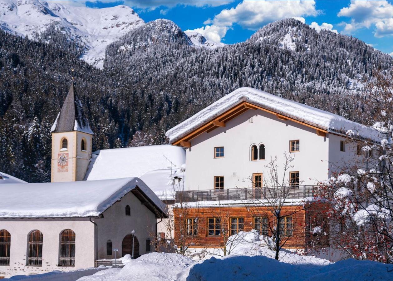 Zum Hirschen Boutique Hotel Val Di Non 운세레리베프로인발데 외부 사진