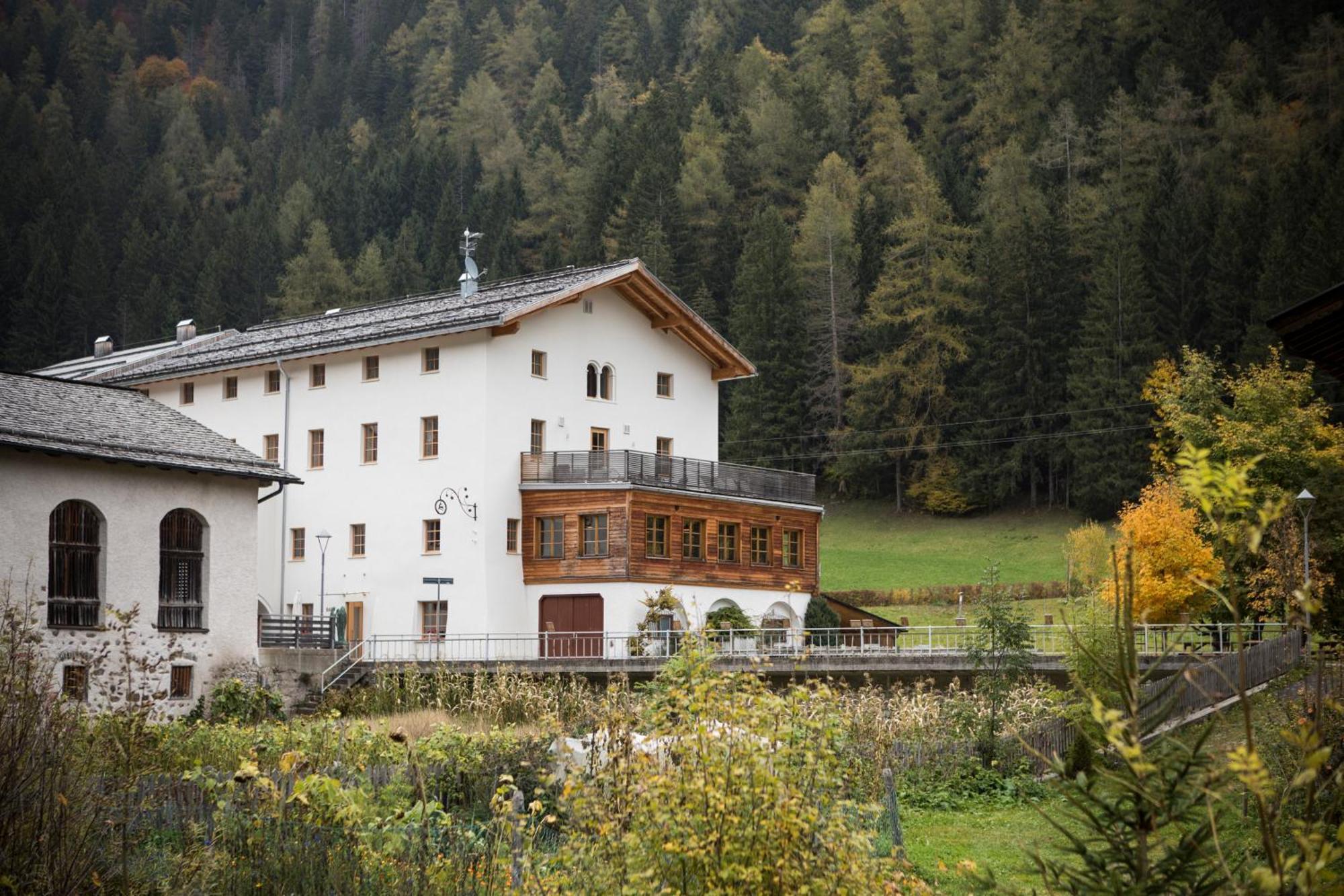 Zum Hirschen Boutique Hotel Val Di Non 운세레리베프로인발데 외부 사진